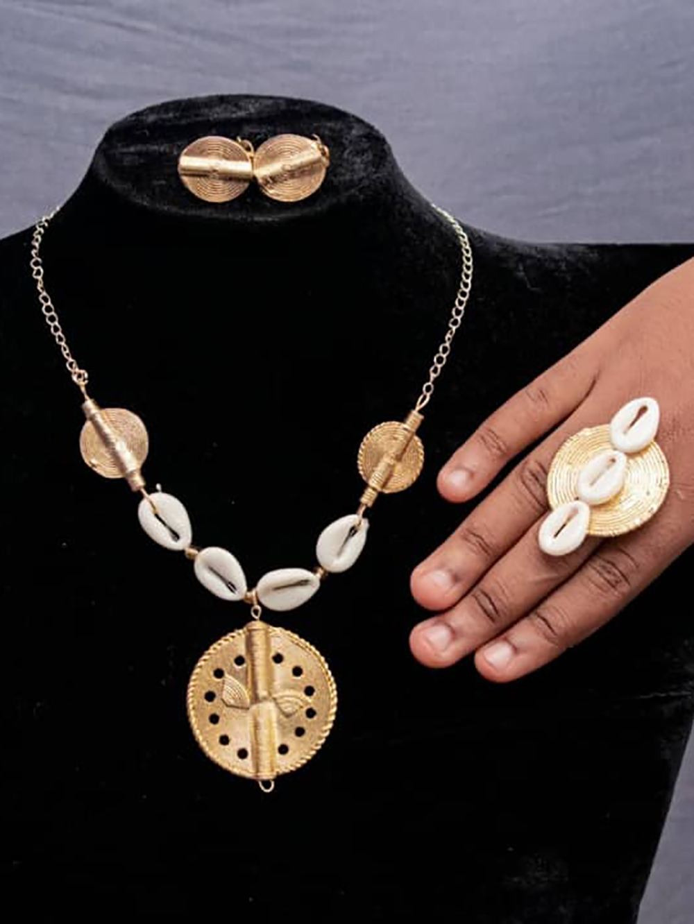 Collier Statement Akan Doré