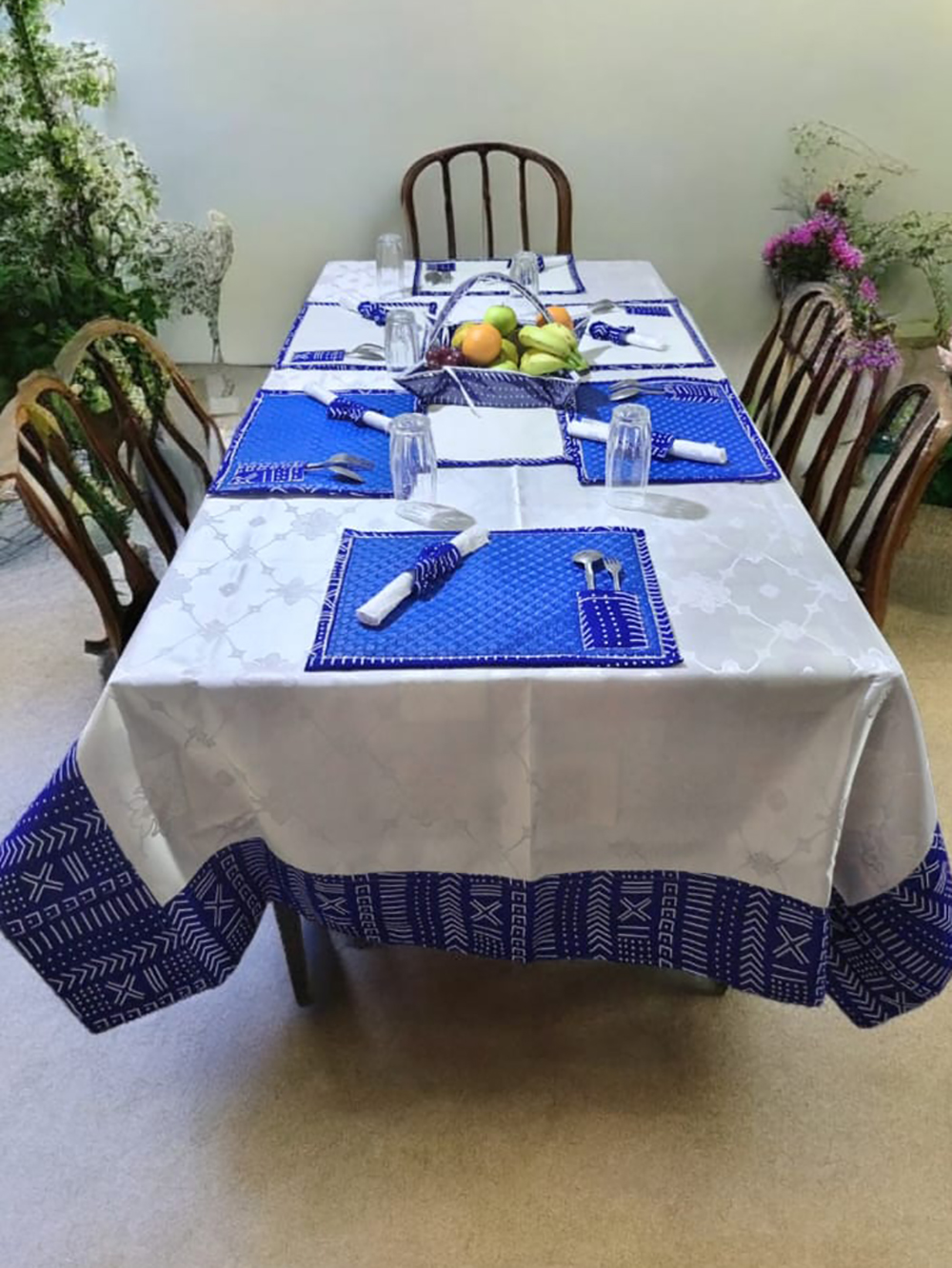 Nappe Africaine Élégance - Blanc et Bleu
